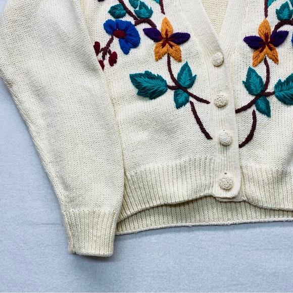 Vintage Button Up Large Cardigan Sweater Embroidered Floral Cottagecore Grandma - Picture 3 of 14
